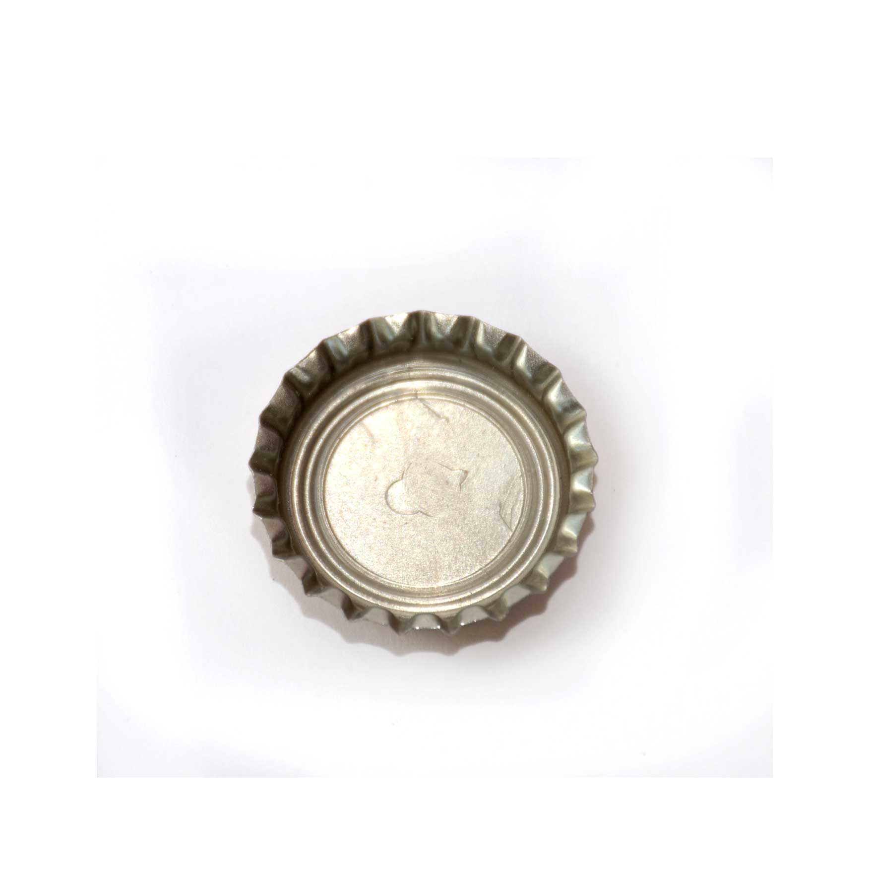 TAPA METÁLICA 26 mm CORONA DORADA